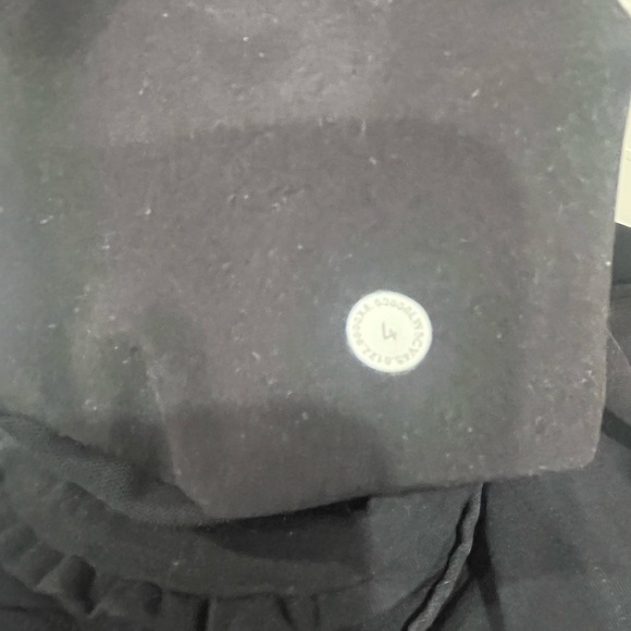 🍋LULULEMON black jogger pants size 4‎ - Picture 4 of 4